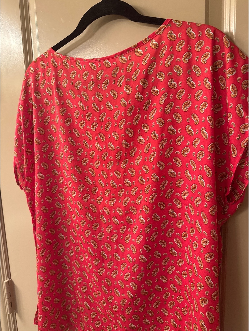 Liz Claiborne Women's Red Paisley Print Blouse with Pleated Front, Size Large - Picture 5 of 5